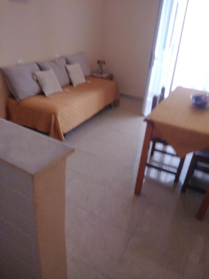 Elena Pool Aparthotel Agios Georgios  Rum bild