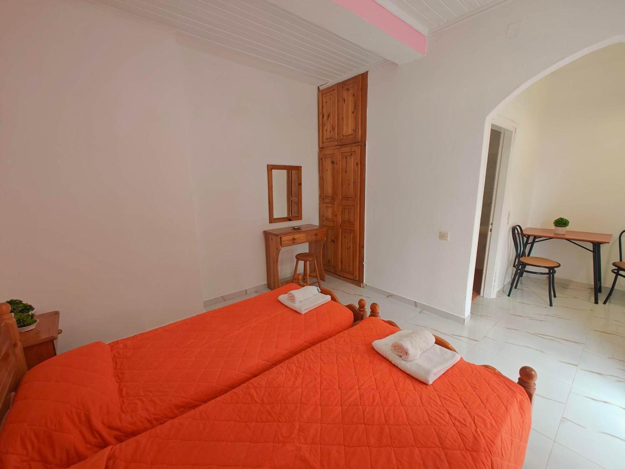 Elena Pool Aparthotel Agios Georgios  Exteriör bild